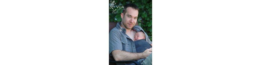 Peau-à-peau papa bébé